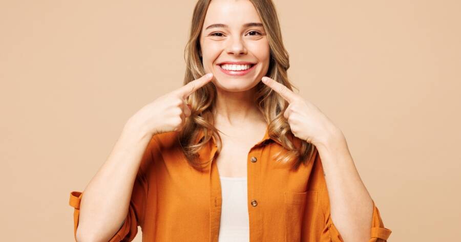 Professional Teeth Whitening: Brighten Your Smile in Just One Visit